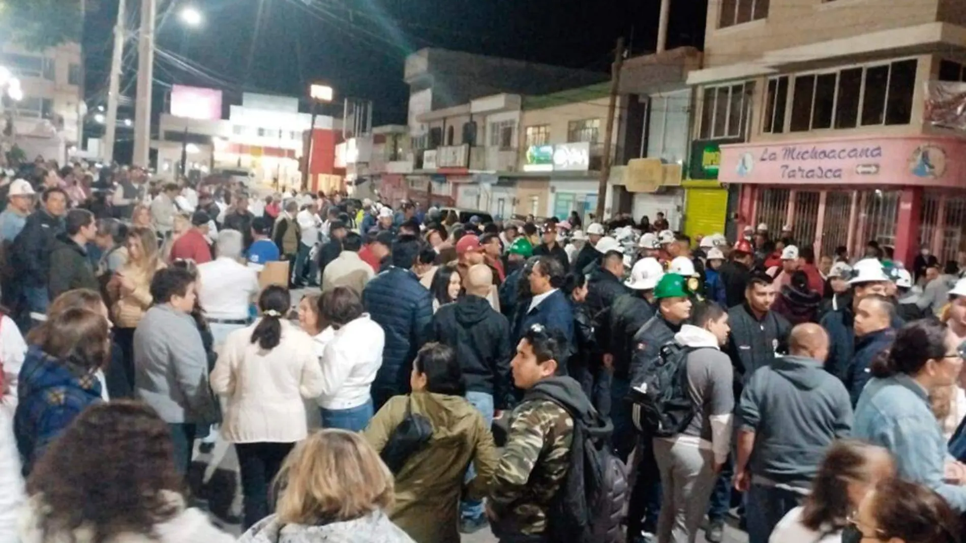 Se congrega contingente marcha por la paz